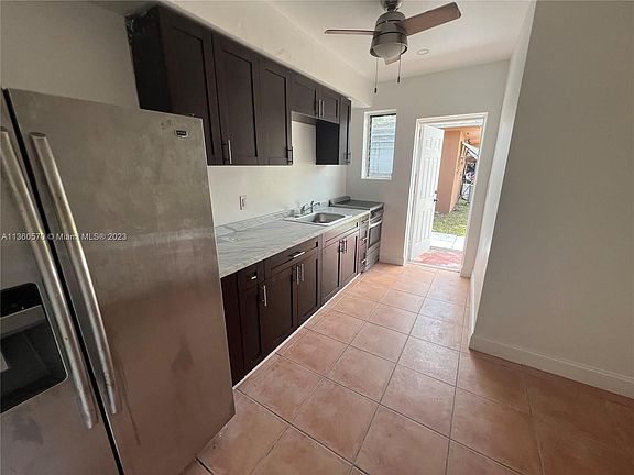 4th image of 1685 NE 124th St #1