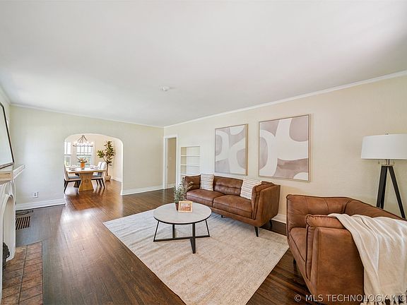 3rd image of 1139 S Canton Ave