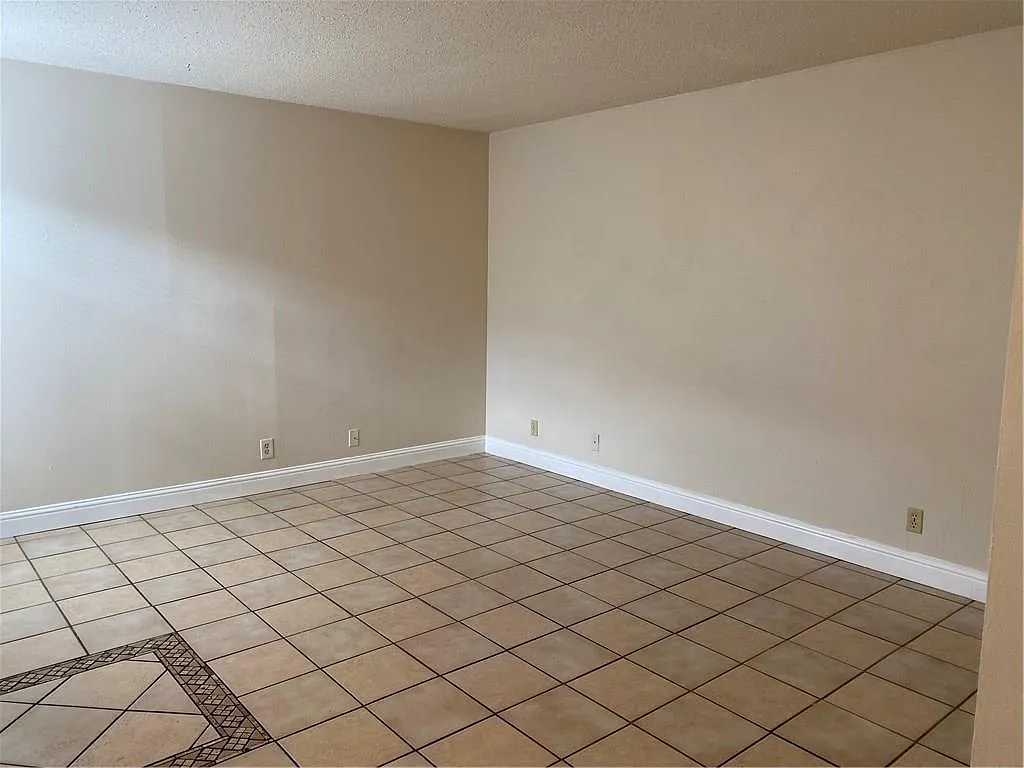 1 bed, 1.0 bath, 750 sqft, $900 — Photo 4