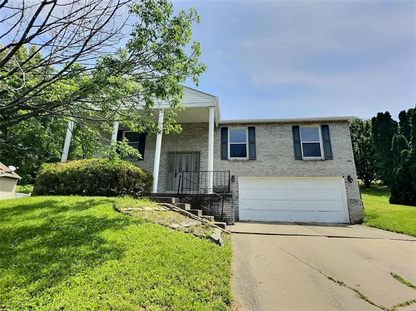 49 Glendale Dr, Glen Carbon, IL 62034