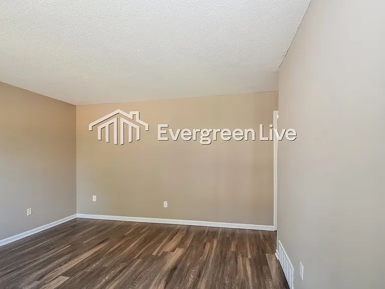 4998 Cedar View Rd — Photo 3