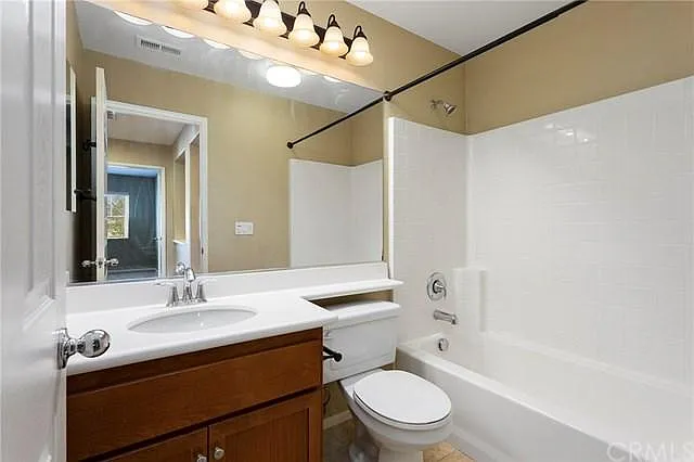 12851 Serpentine Way — Photo 17