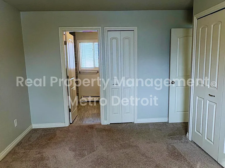 36241 Hathaway St — Photo 8