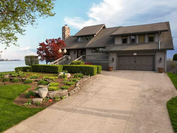 174 Sunset Dr, Sandusky, OH 44870