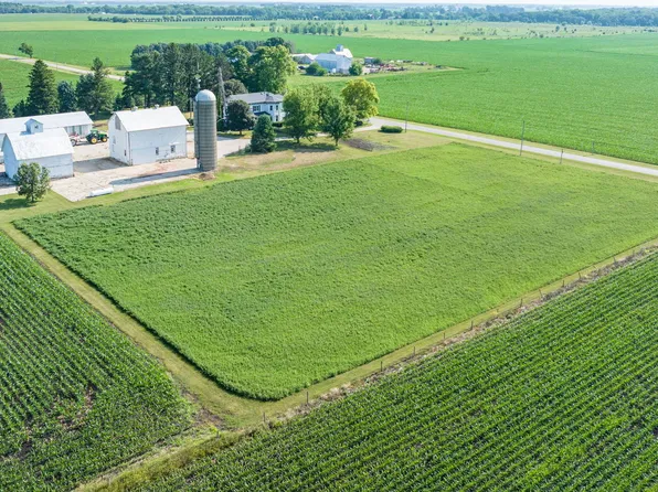 1151 Tyler Rd, Plano, IL 60545