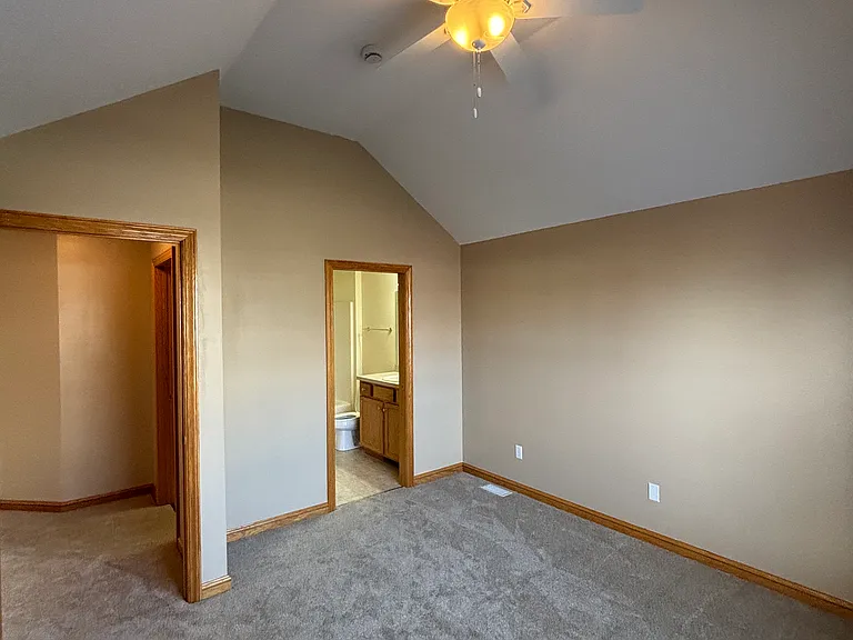 E Greenwood Dr — Photo 22