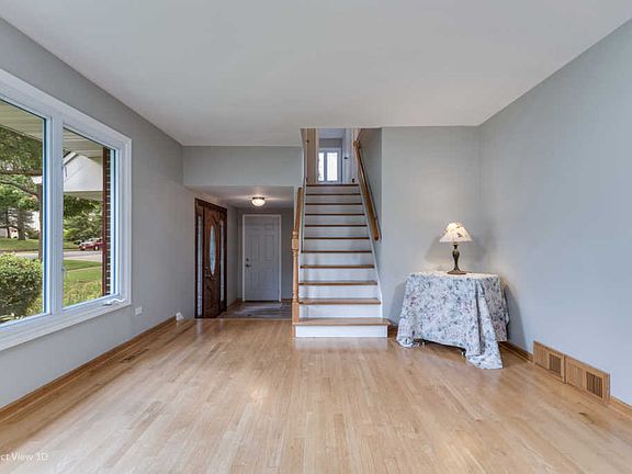 4th image of 411 S Benton St