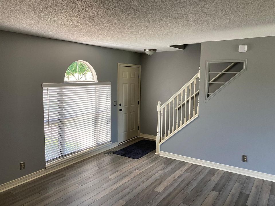 1st image of 209 Stonebridge Ln