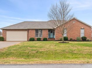 1419 N Shallow Lake Cir, Hopkinsville, KY 42240