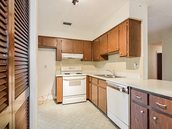 2nd image of 13803 Cherry Creek Dr