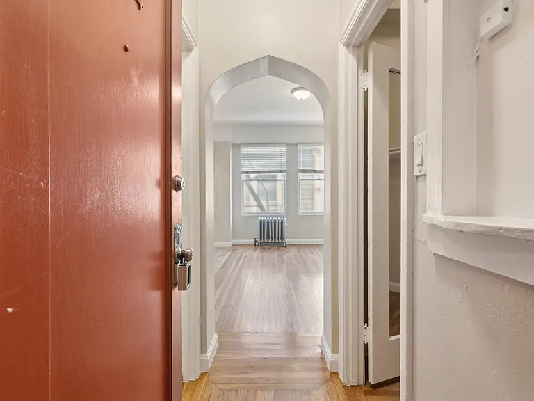 1520 Gough Street — Photo 10