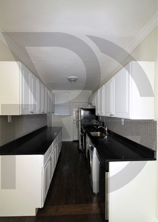 1st image of 3701 N Hoyne Ave #37012