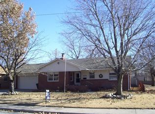 208 Cambridge Dr, Pratt, KS 67124