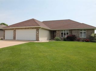 4254 Huntinghorne Dr, Janesville, WI 53546