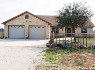6037 Fm 1343, Devine, TX 78016