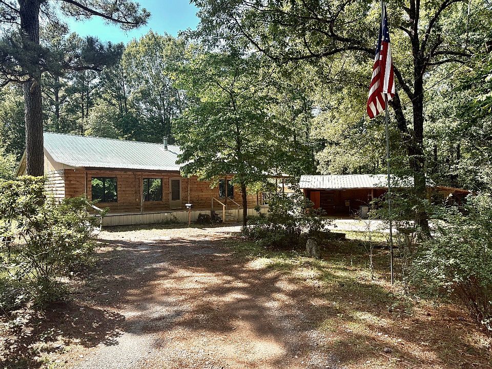 1st image of 210 Whispering Pines Trl