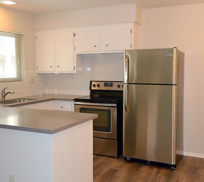 2nd image of 3960 Via Lucero APT 10
