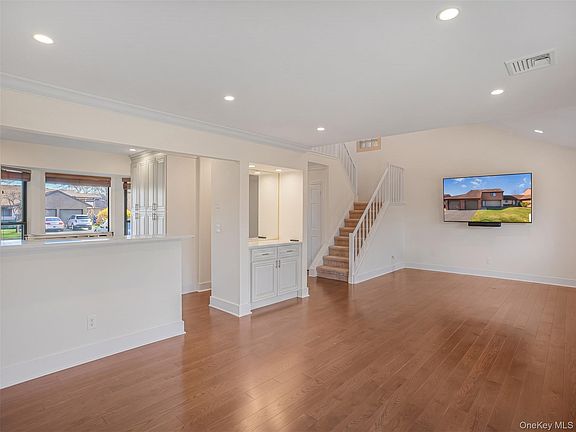 3rd image of 85 Rhett Ct