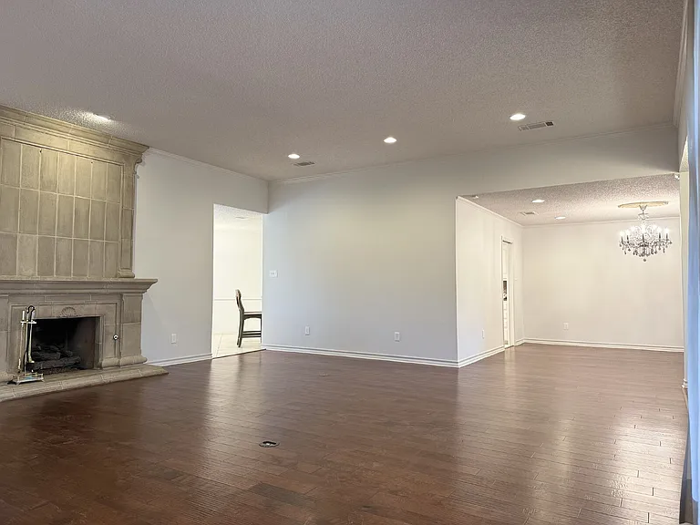 4215 95th St — Photo 3