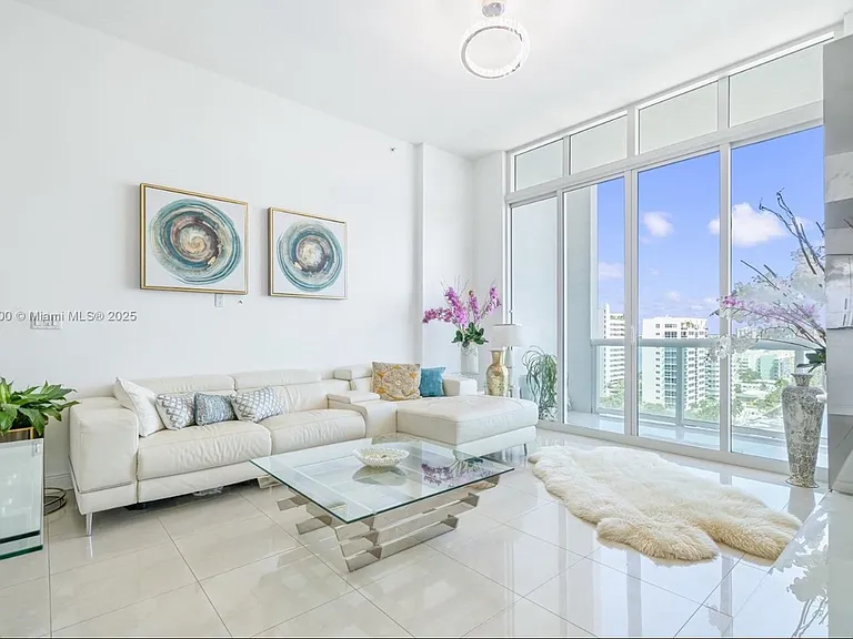 7900 Harbor Island Dr #Penthouse 14 — Photo 2