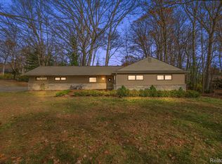 461 Orchardale Dr, Rochester Hills, MI 48309