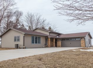 2015 78th St, Blairstown, IA 52209