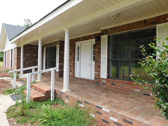 3rd image of 23 Green Acres Ln
