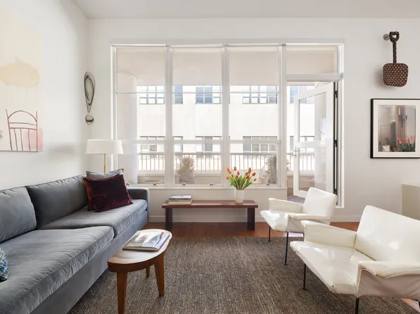 184 Kent Avenue image 1 of 28