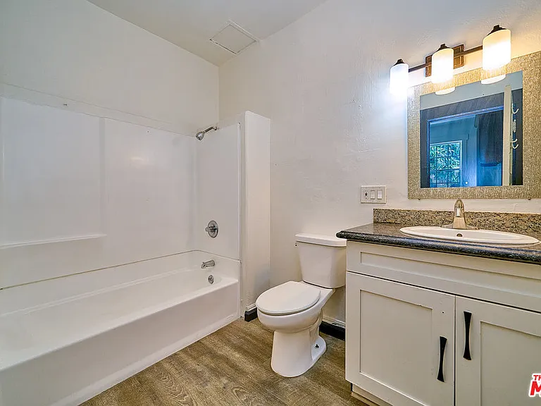 1347 Valencia St #A — Photo 3