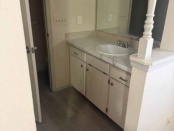 2nd image of 3713 SE 48th Pl