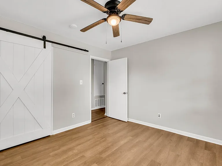2507 Buckner Ave — Photo 11