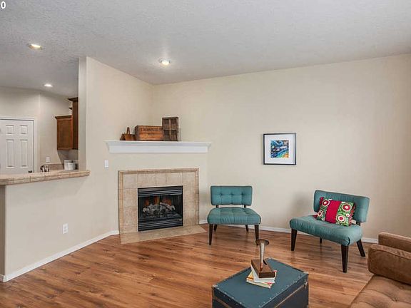 2nd image of 1116 SE Alika Ave