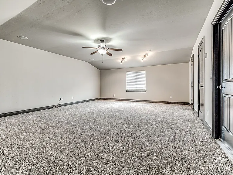 13609 Gentry Dr — Photo 28