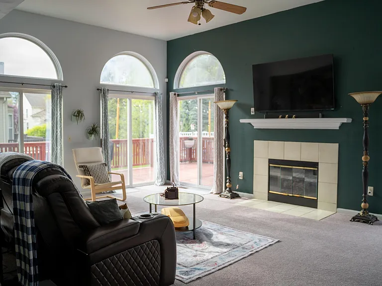 1825 Latimer Dr — Photo 10