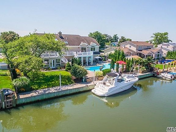2nd image of 5 Harbor Ct