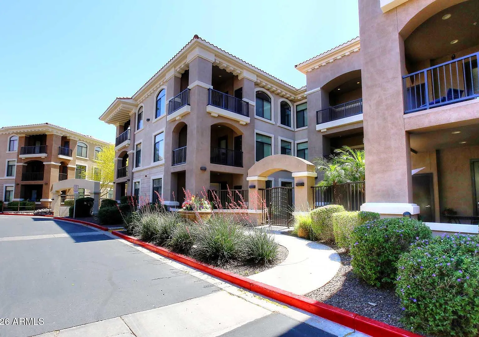 2 bed, 2.0 bath, 1121 sqft, $2,250 — Photo 1
