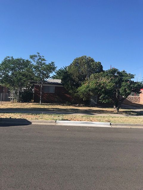 1st image of 4928 Royal Dr
