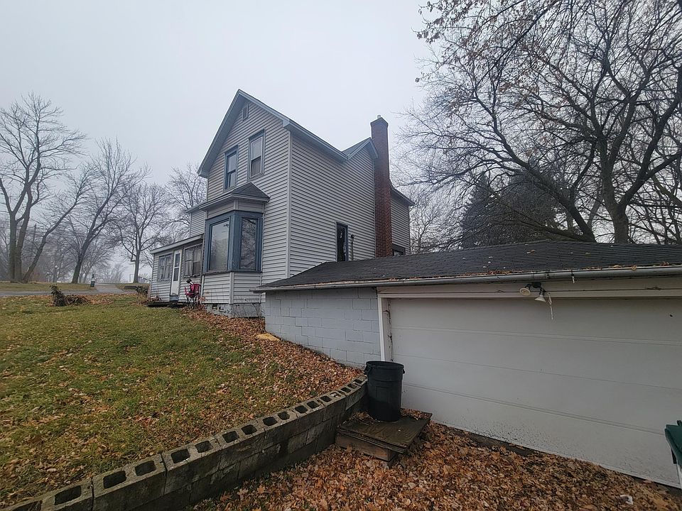 1st image of 231 Hazel St
