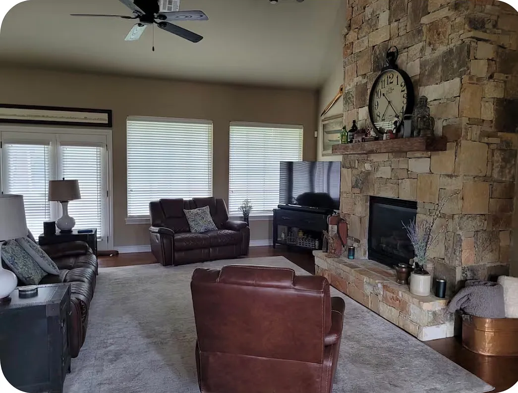 4 bed, 2624 sqft, $3,500 — Photo 1