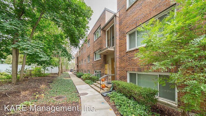 1st image of 907 N Milwaukee Ave APT 002
