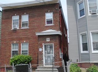 61 Chestnut St, Yonkers, NY 10701