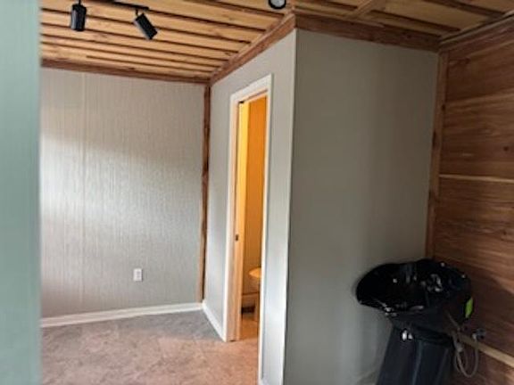 3rd image of 1801 Kirby Dr