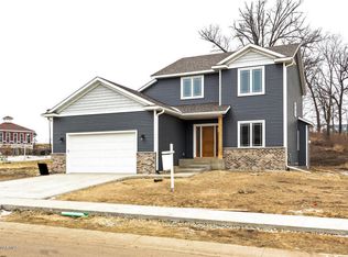 6739 Clarkia Dr NW, Rochester, MN 55901