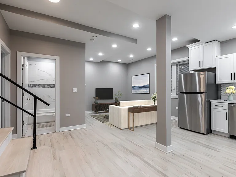 1430 N Maplewood Ave #102 — Photo 8