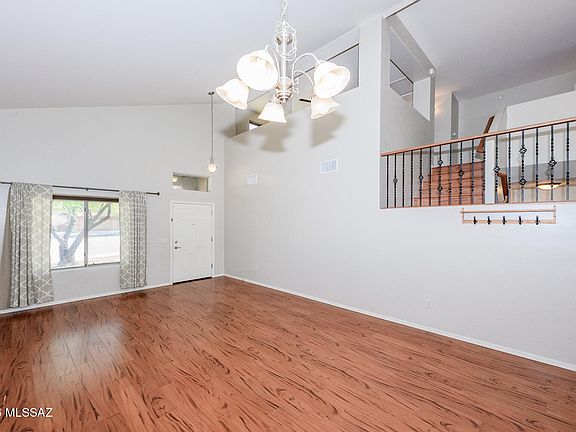 4th image of 728 S Porter Routh Pl