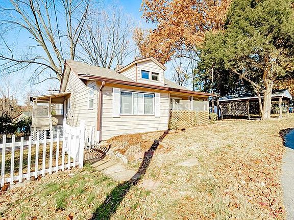4th image of 8017 Acorn Ave