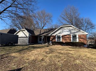 1004 SE 3rd Ter, Lees Summit, MO 64063