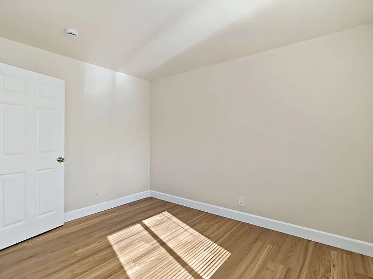 10900 Macarthur Blvd #2 — Photo 22