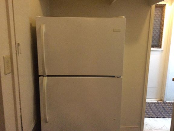 2nd image of 1126 N Gower St #1/2