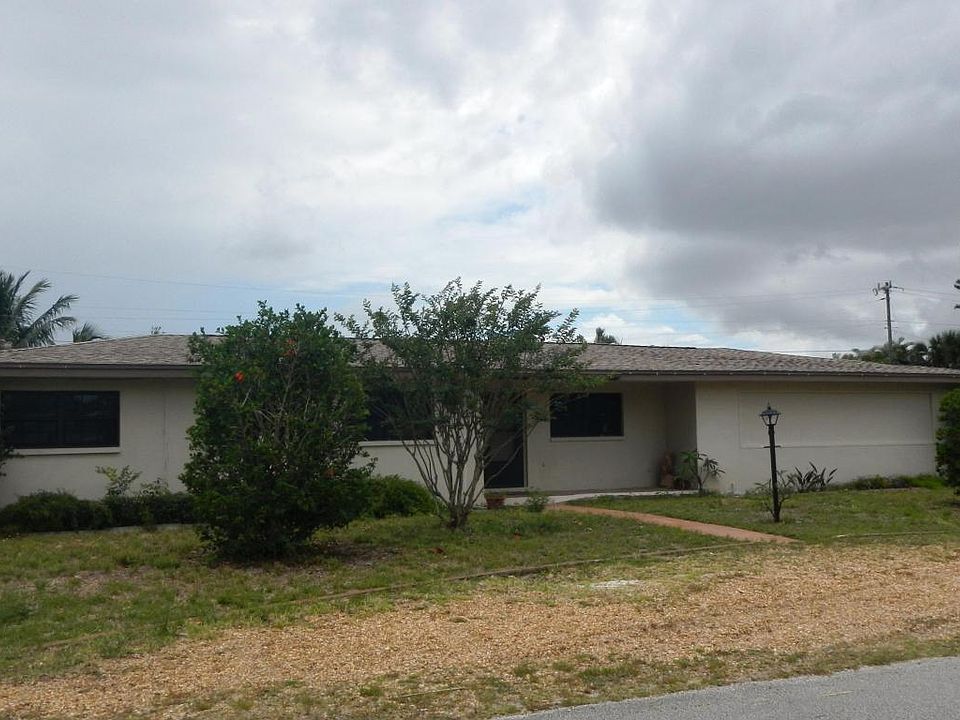 1st image of 411 Banyan Way